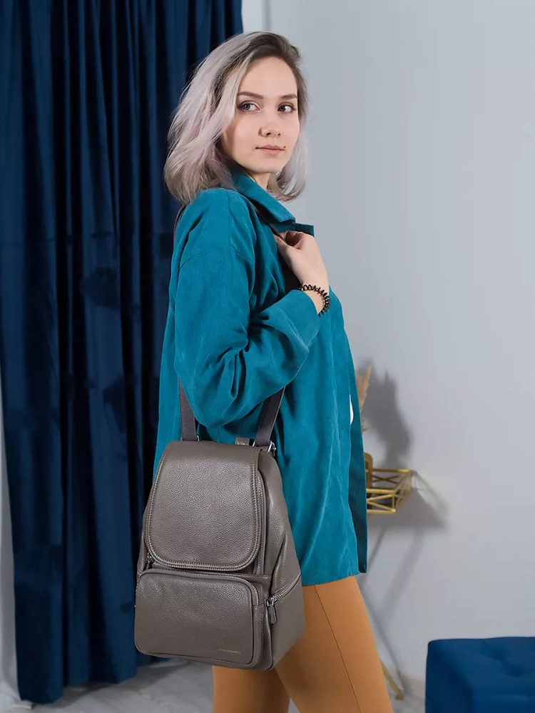 Женский кожаный городской рюкзак PR серый 1029